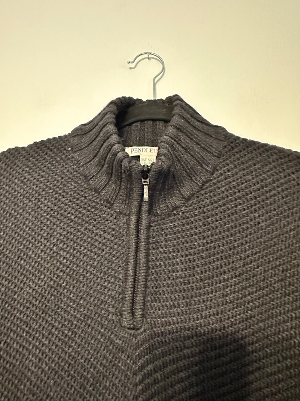 Pendleton 100% Merino Wool Fringe Rib Knit Poncho One Size Black - Picture 3 of 5